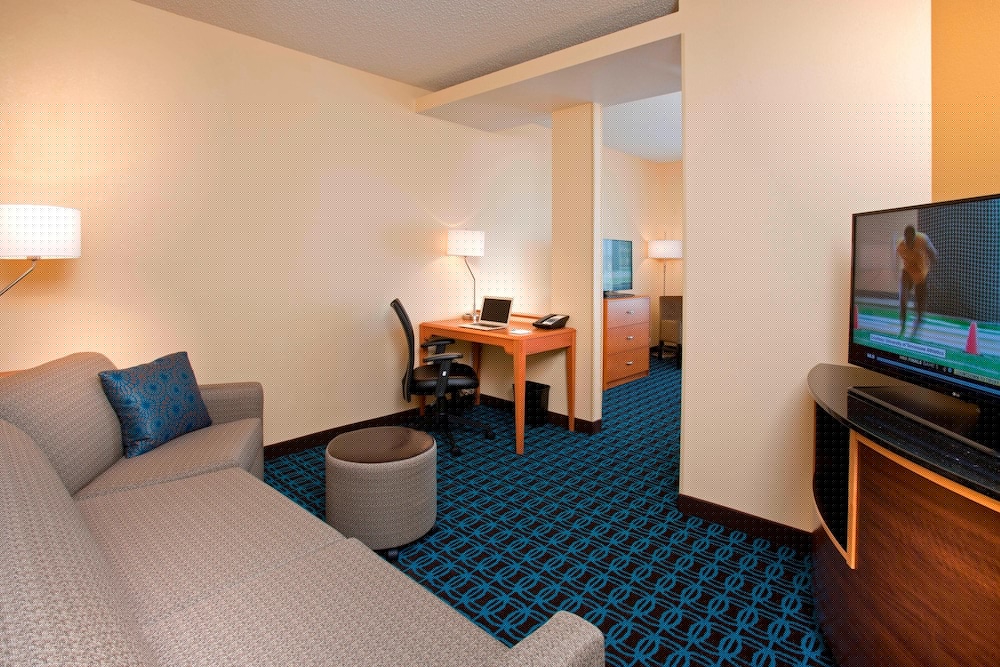Fairfield Inn Suites Denver Tech Center South 23/33
