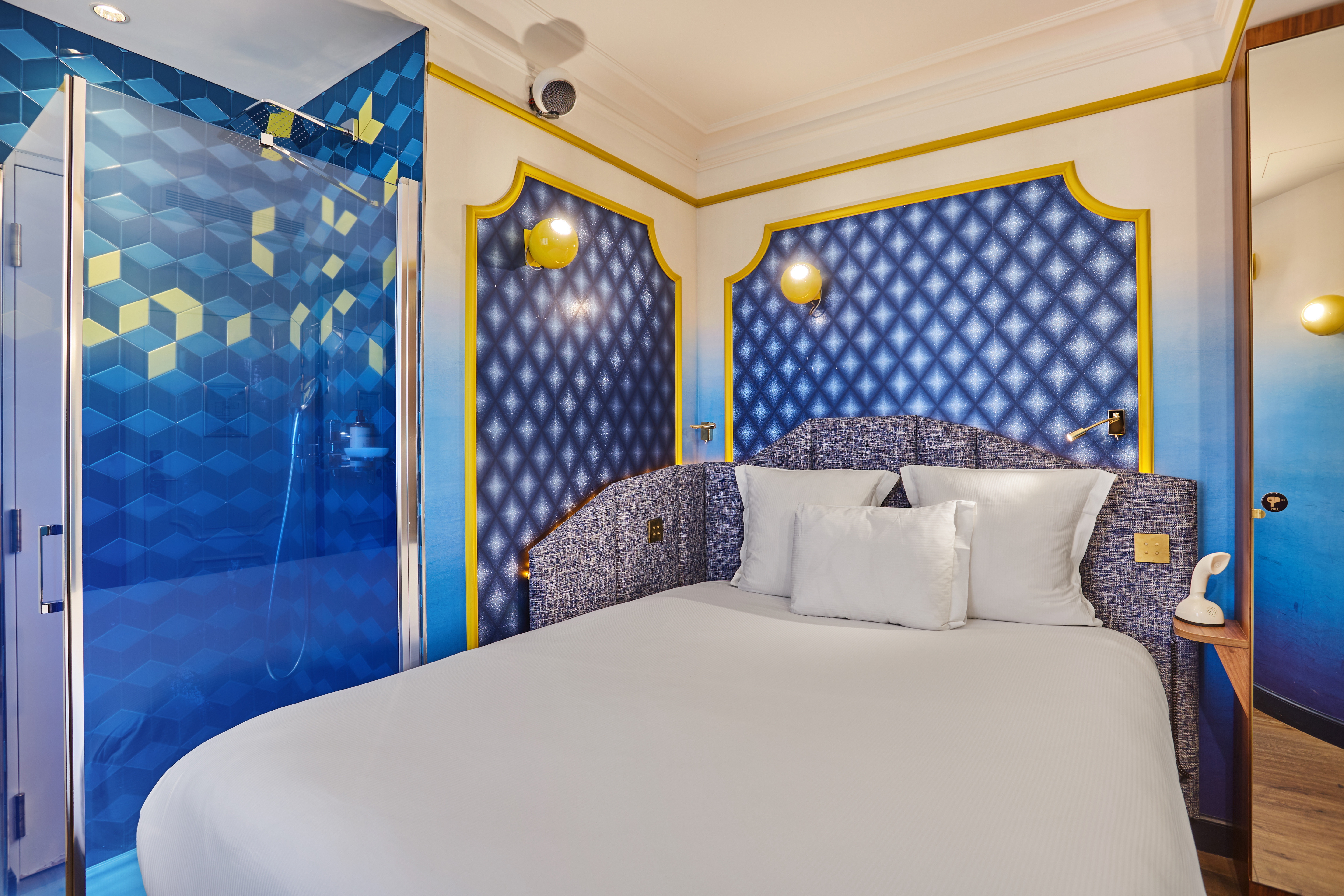Room at Idol Hotel, PARIS