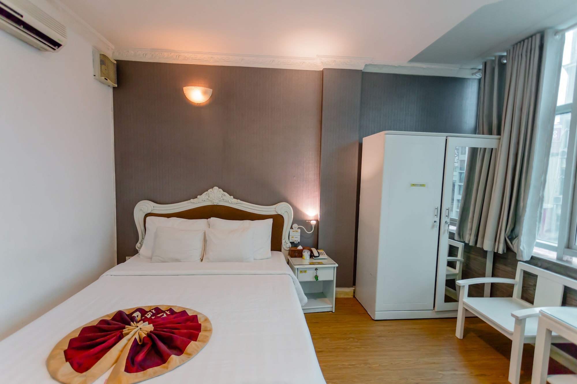 SUPERIOR, DOUBLE BED