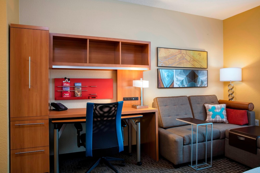 TownePlace Suites Orlando at Flamingo Crossings Town Center/Western Entrance 61/69