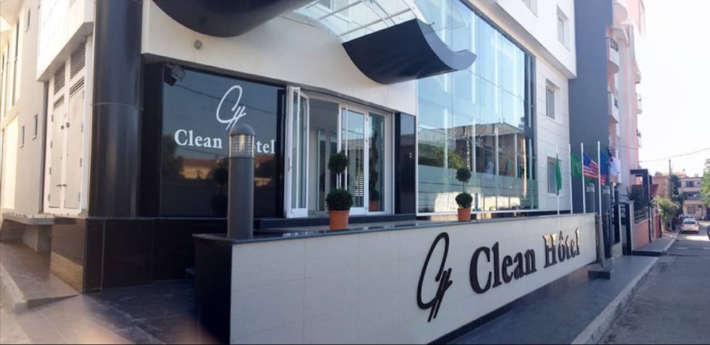 CLEAN HOTEL 11/62