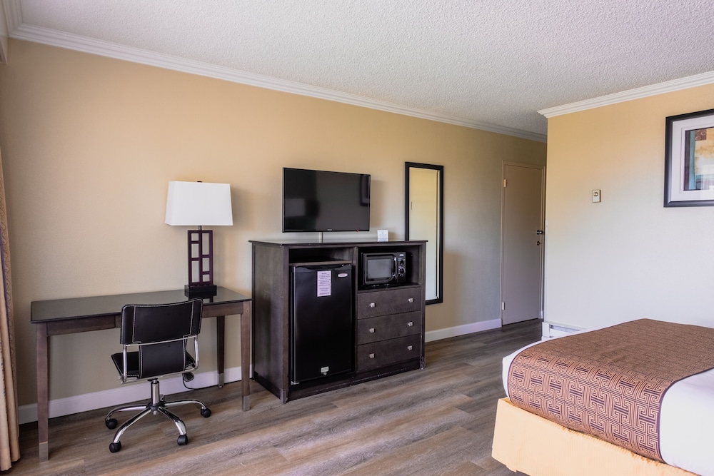 Travelodge By Wyndham Monterey Bay 14/36