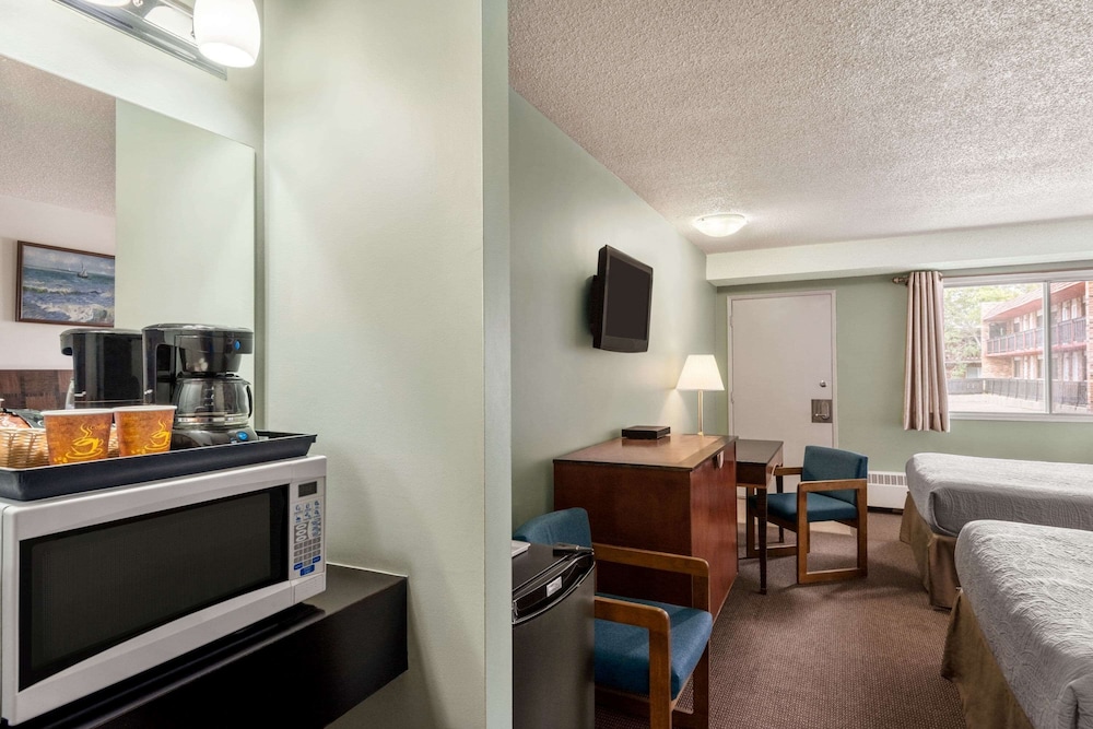 Travelodge by Wyndham Swift Current 45/53