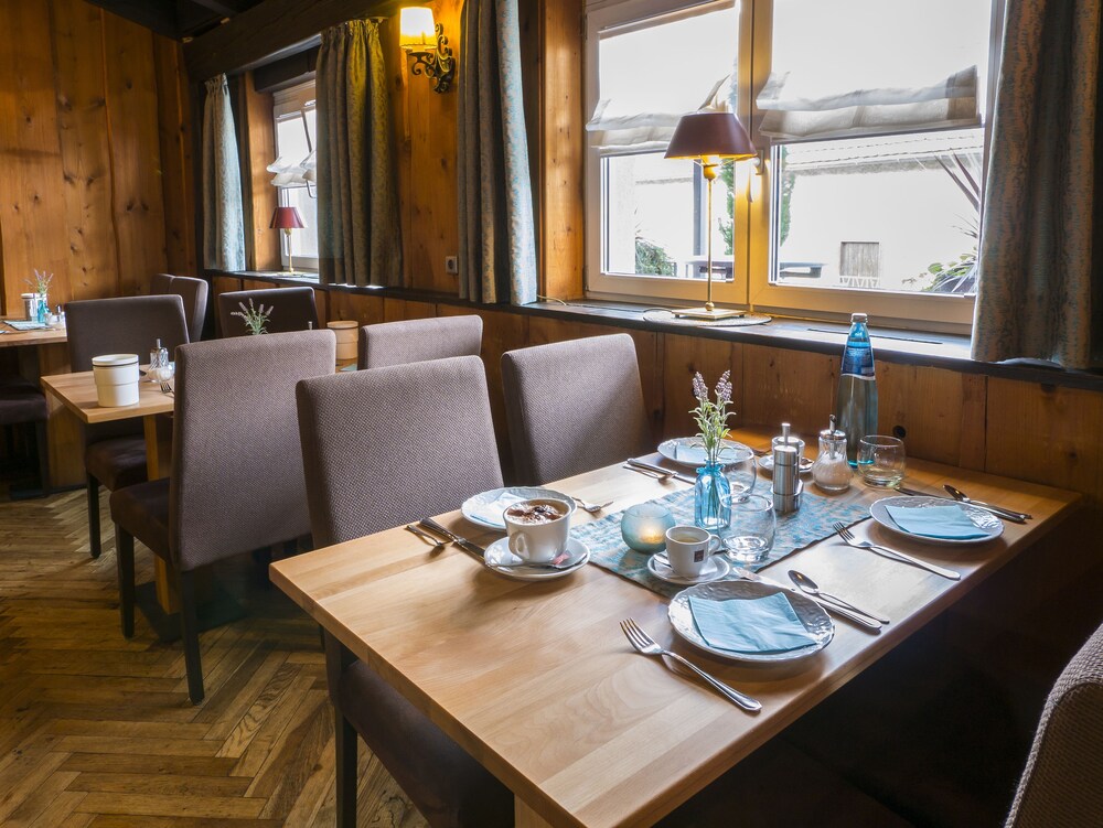 Hotel Restaurant Löwen 22/38
