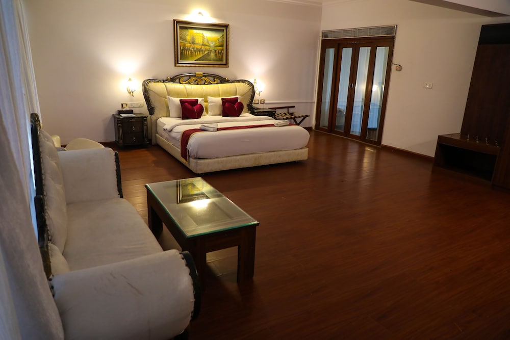White Pearl Suites by Rosetum 23/62
