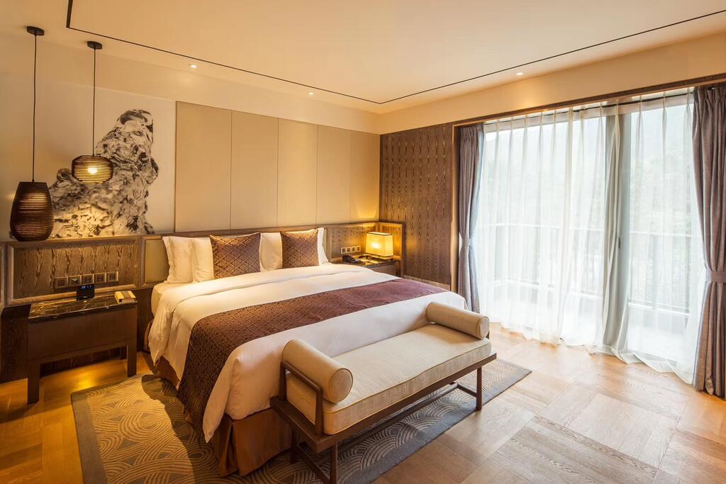 Radisson Chongqing South Hot Spring 7/40