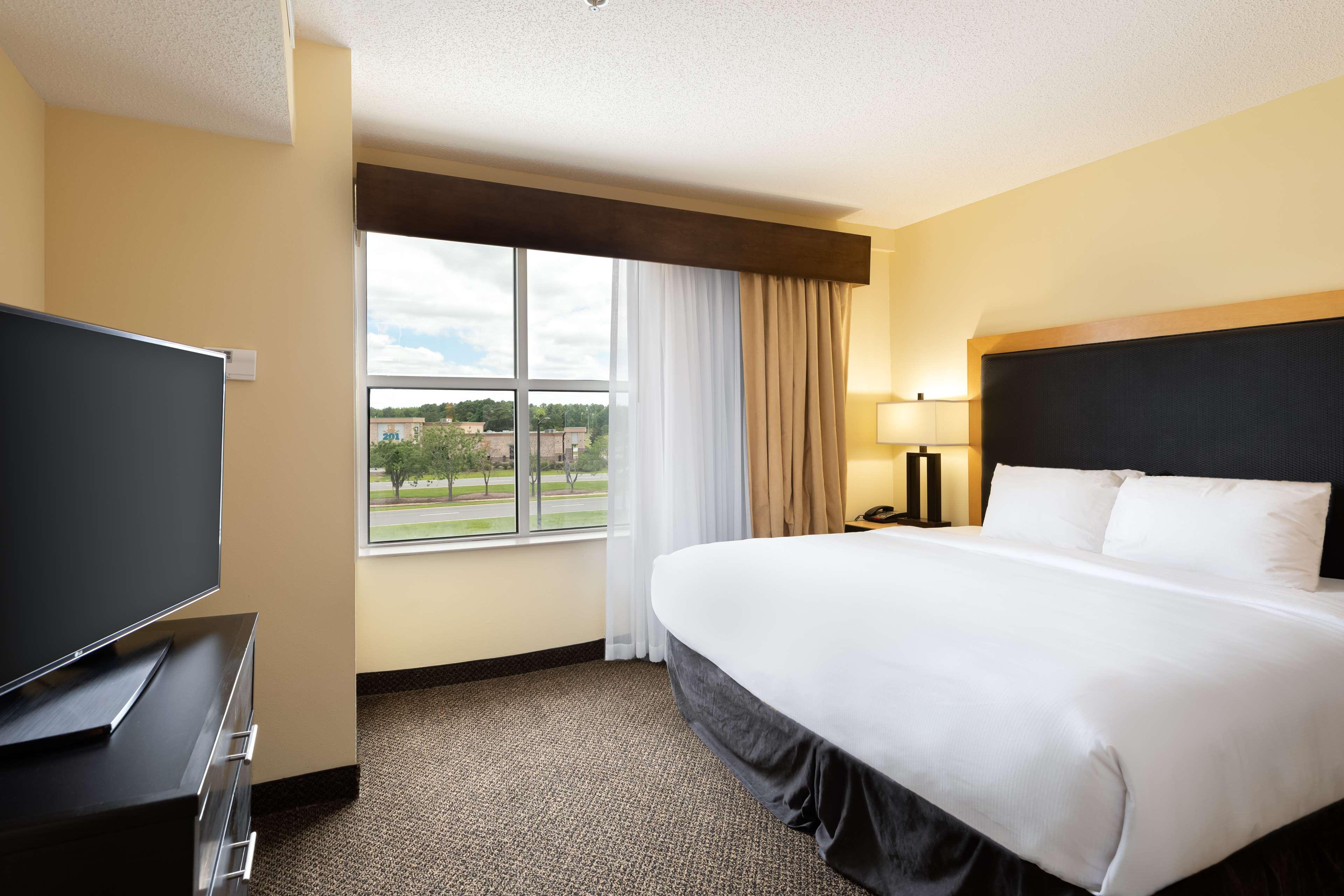 2 ROOMS, JUNIOR SUITE, 2 KING BEDS, SOFA