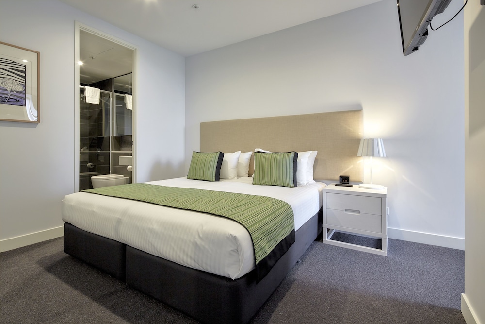 381 Cremorne 17/57