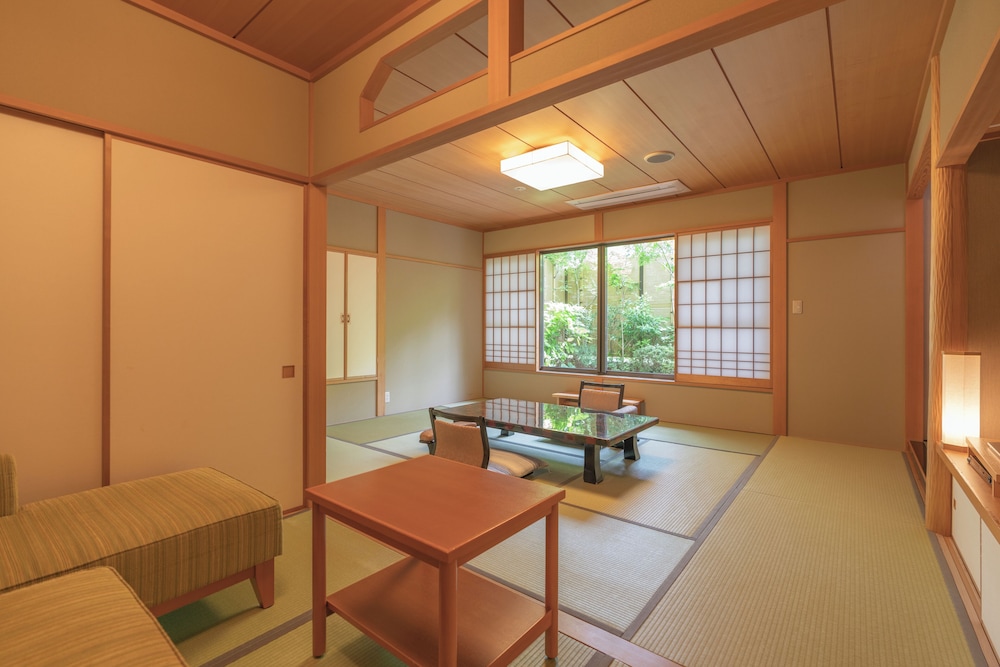 Narashino no sato Gyokusui -6 years or older 90/100