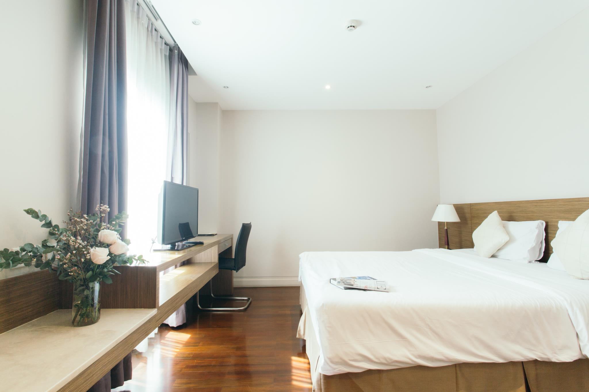 4 BEDROOMS, SUITE, 4 BEDS, 2 KING BEDS