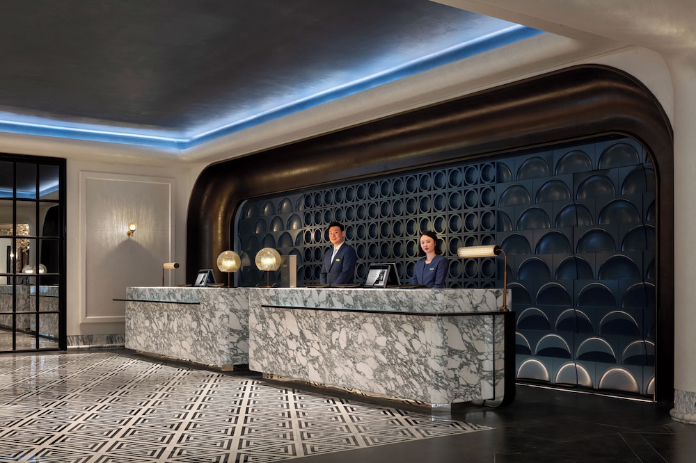 Sofitel Shanghai North Bund 11/60