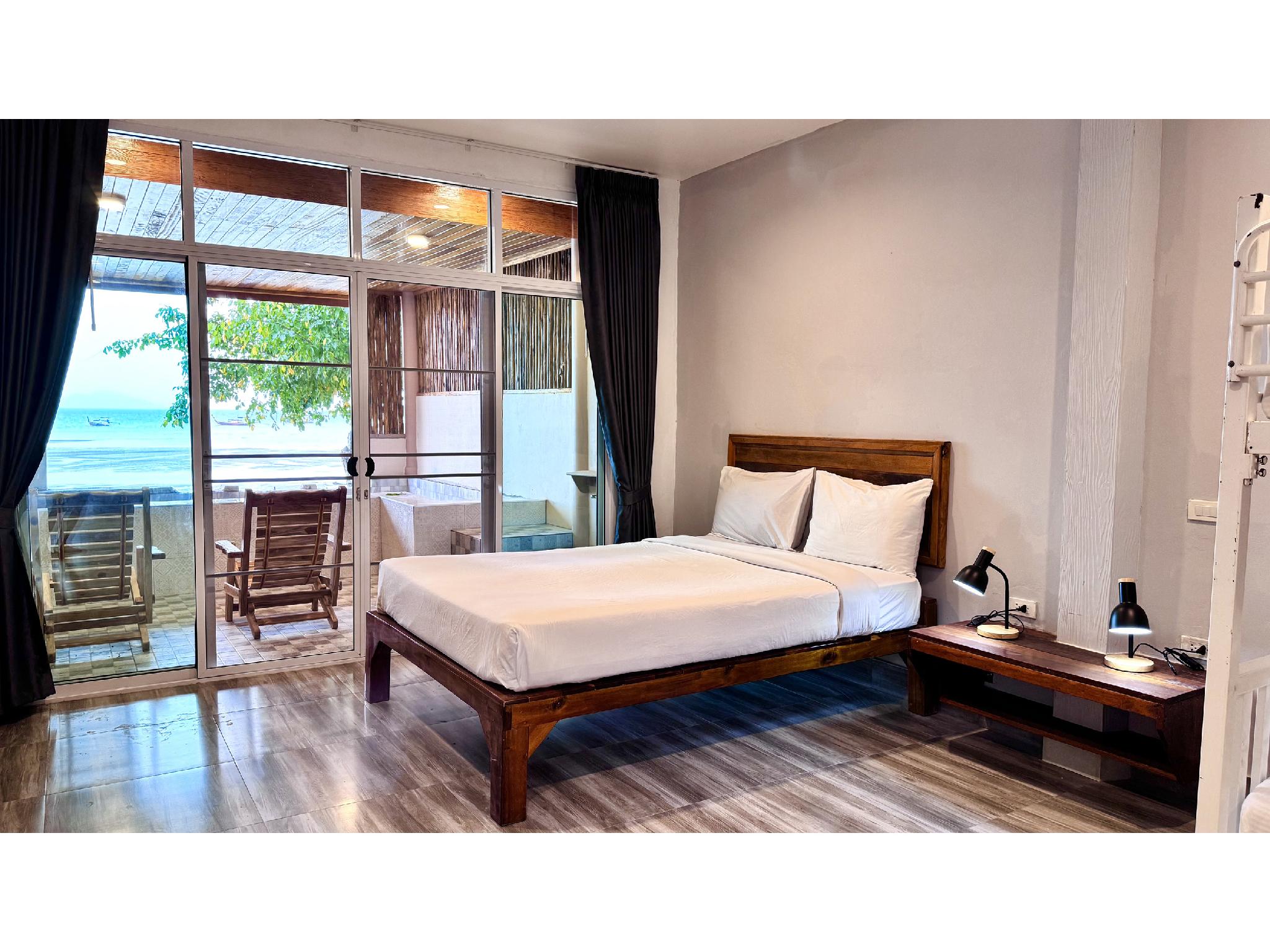 Pool, Family, Villa, 1 Queen and 2 Bunk Beds, Beach Front
