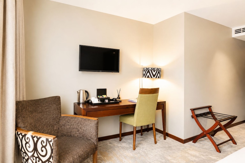 Fiesta Residences 61/67
