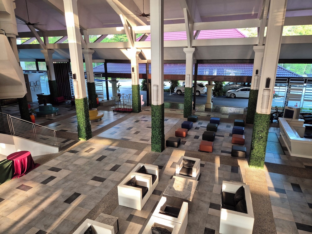 Sand & Sandals Desaru Beach Resort & Spa 33/49