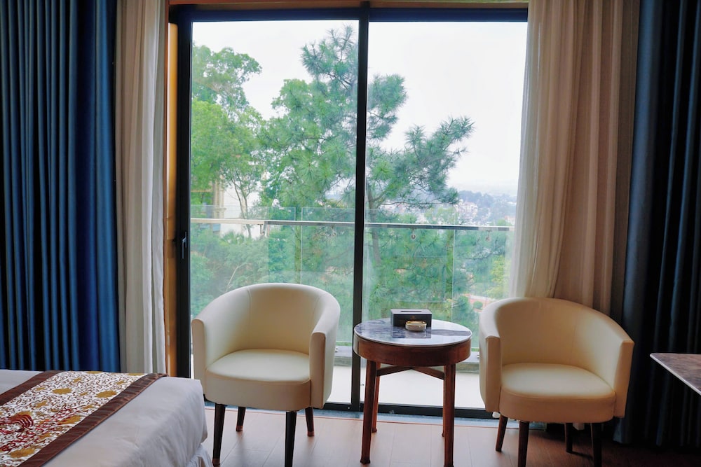 Phoenix Resort Bac Ninh 50/64