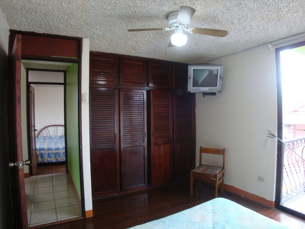 La Guaria Inn And Suites Hotel 37/65