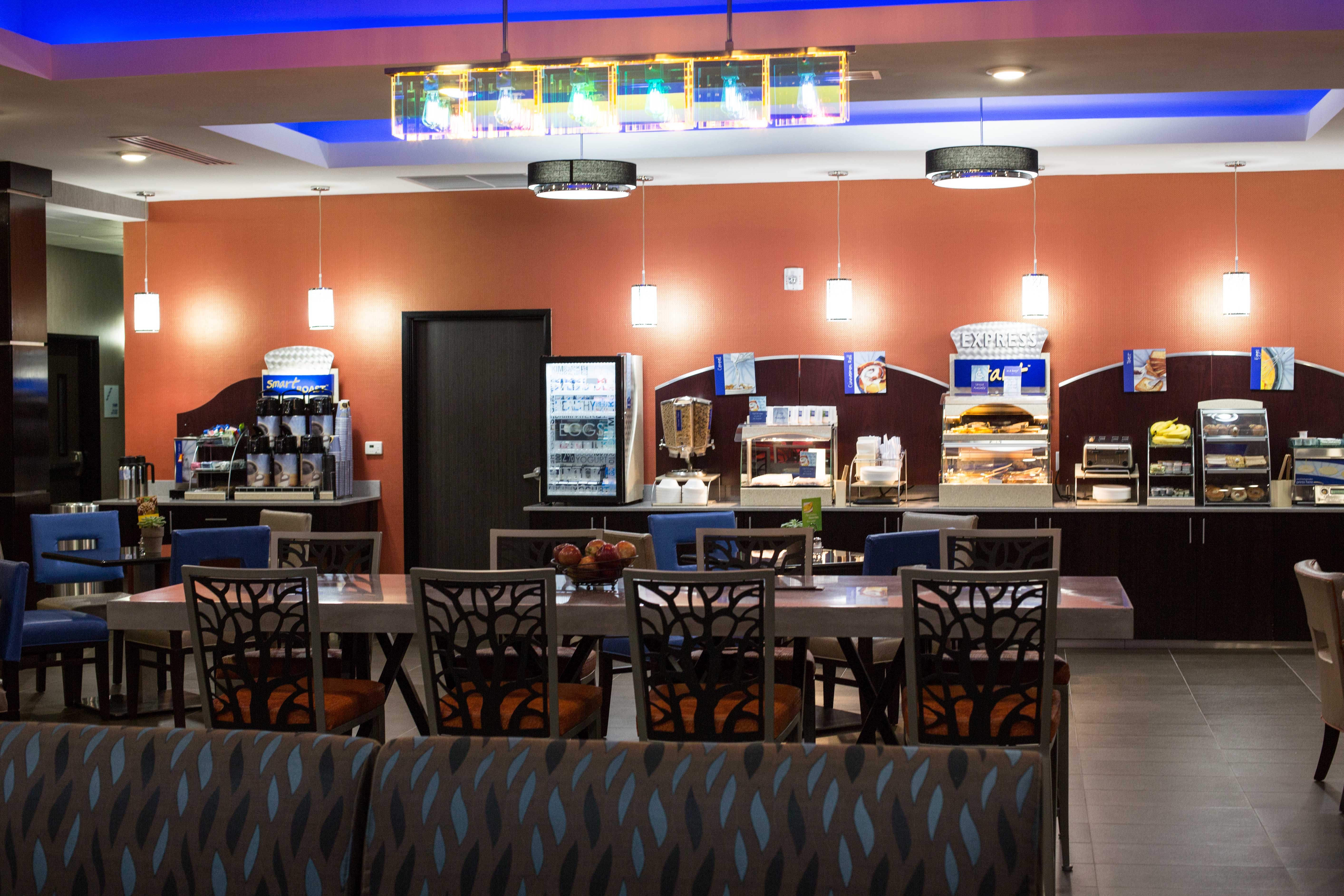 Holiday Inn Express And Suites Oklahoma City Southeast I 35 48/48