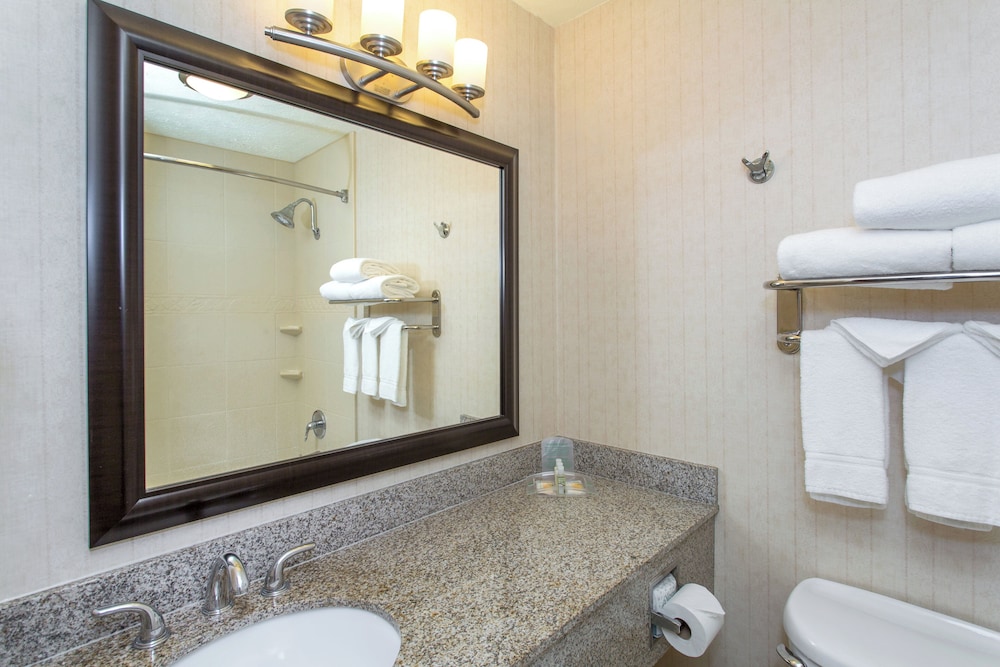 Holiday Inn Bloomington 53/53