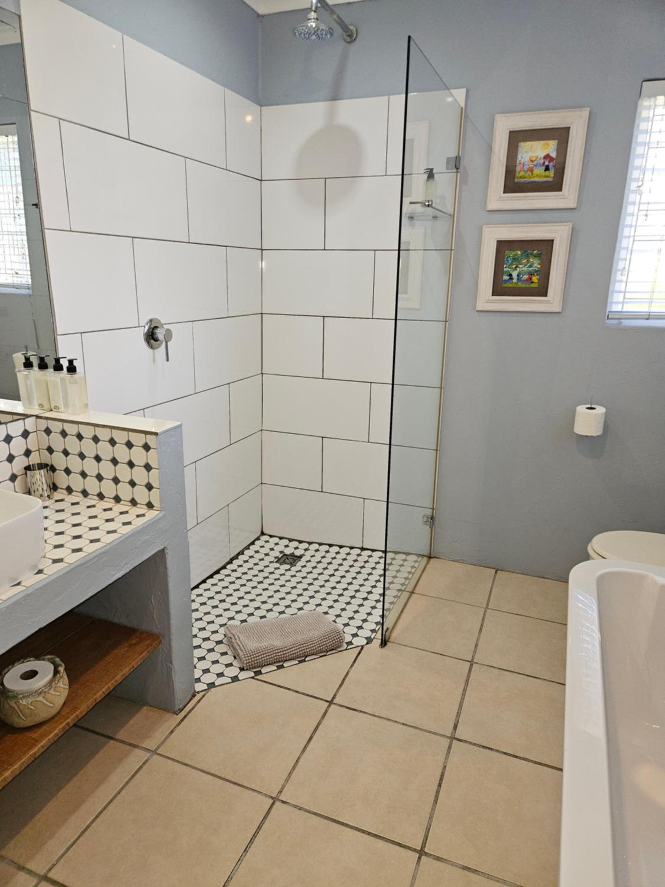 Stannards Guest Lodge 46/50