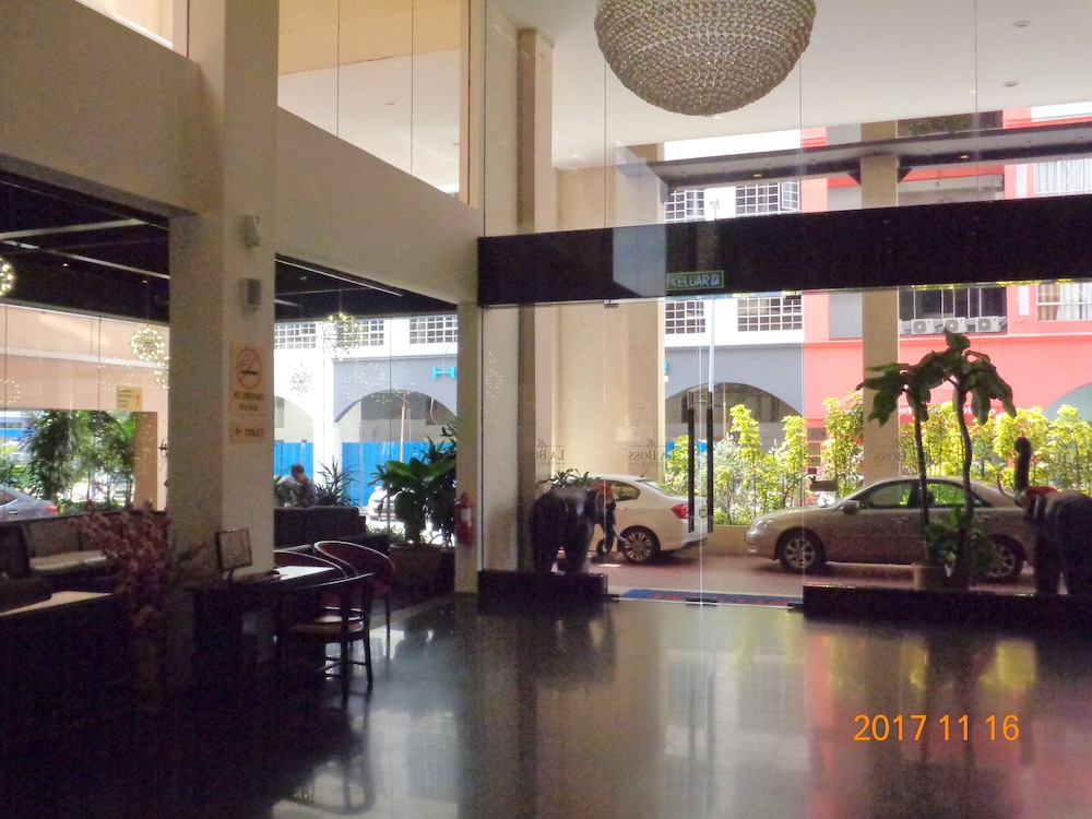 La Boss Hotel 43/56