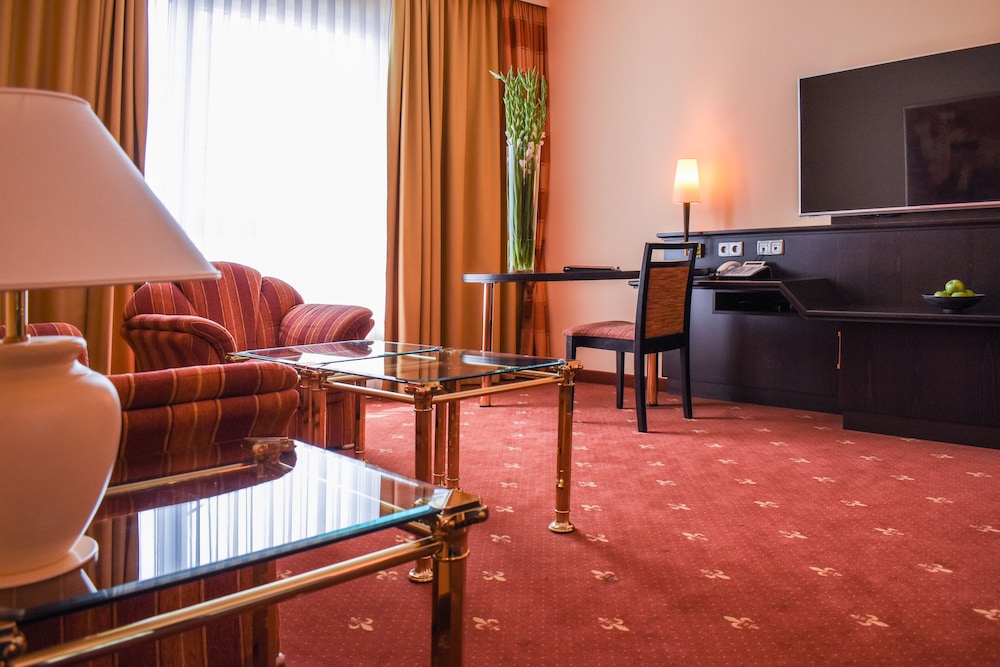 Hotel Esperanto 48/69