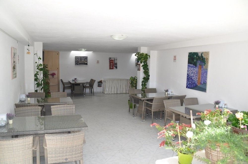 Gunay Hotel 18/37