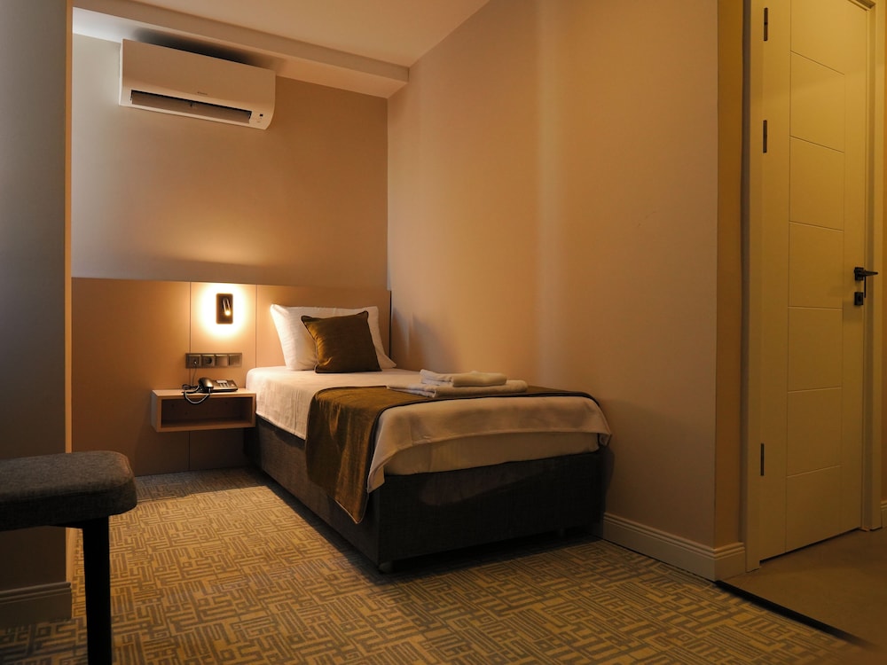 Bonnie City Hotel 19/50