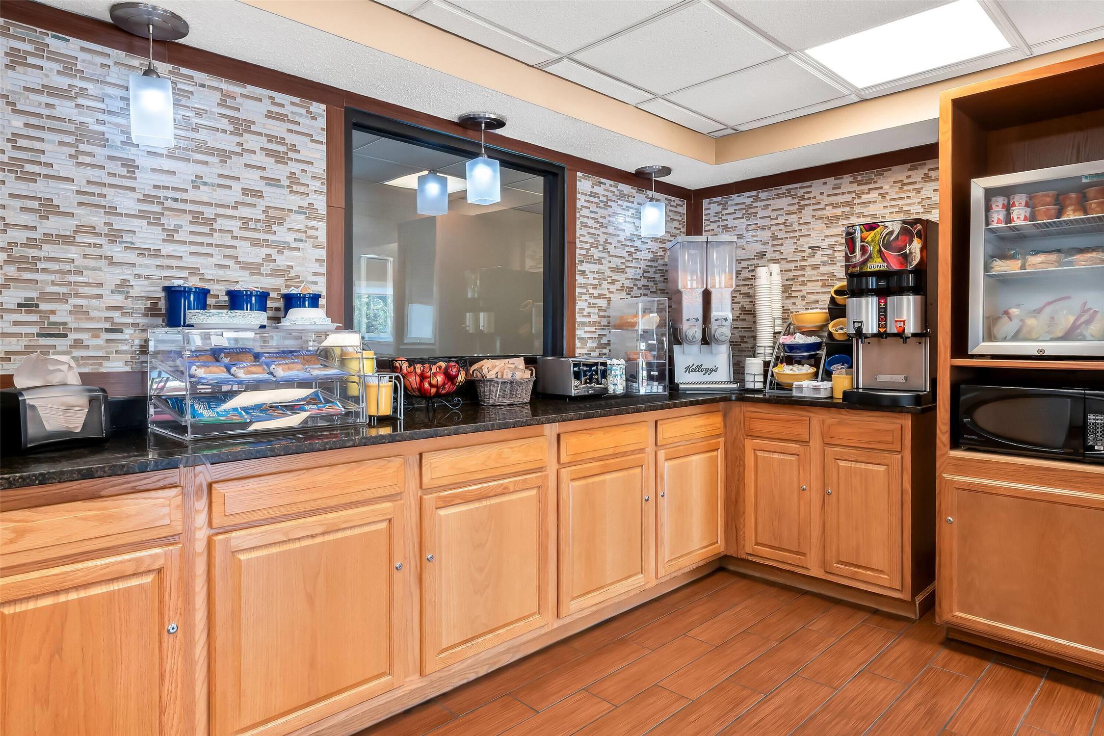 Days Inn by Wyndham Hillsdale 7/19