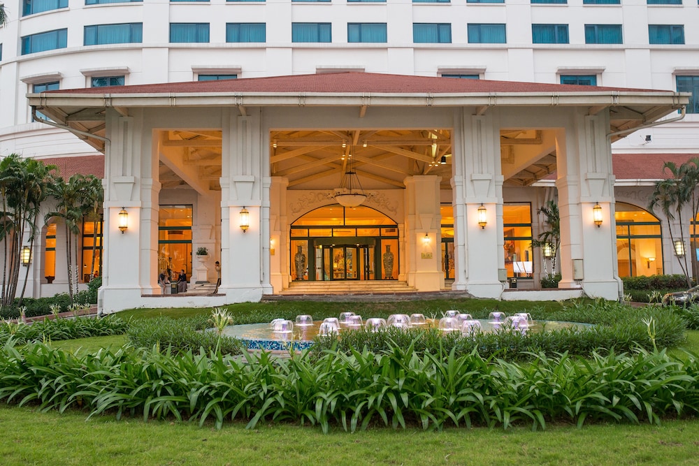 Hanoi Daewoo Hotel 7/84