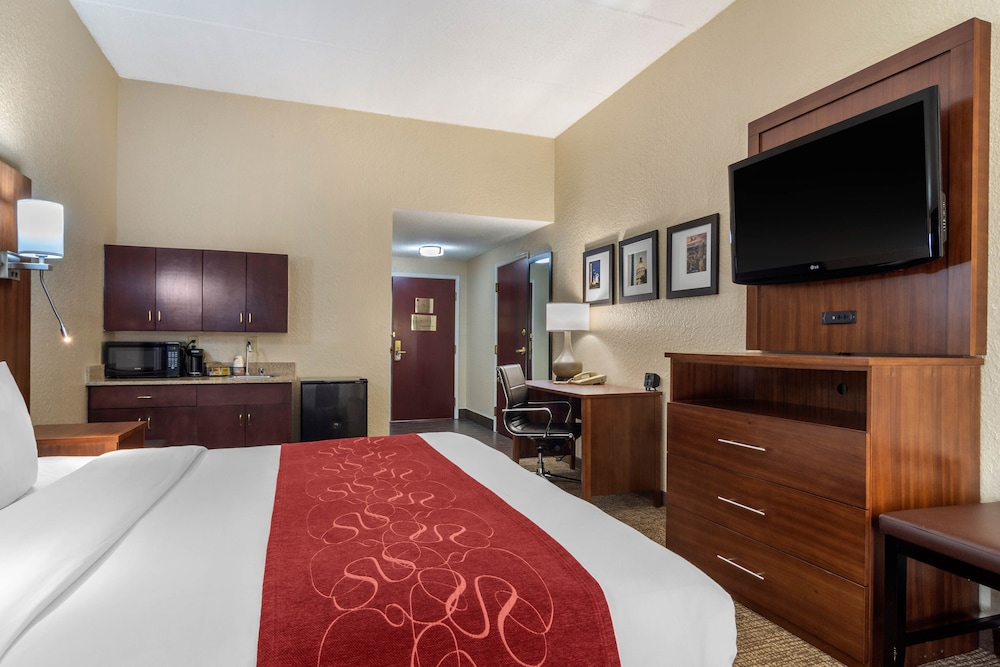 Suite, 2 Queen Beds, Sofa
