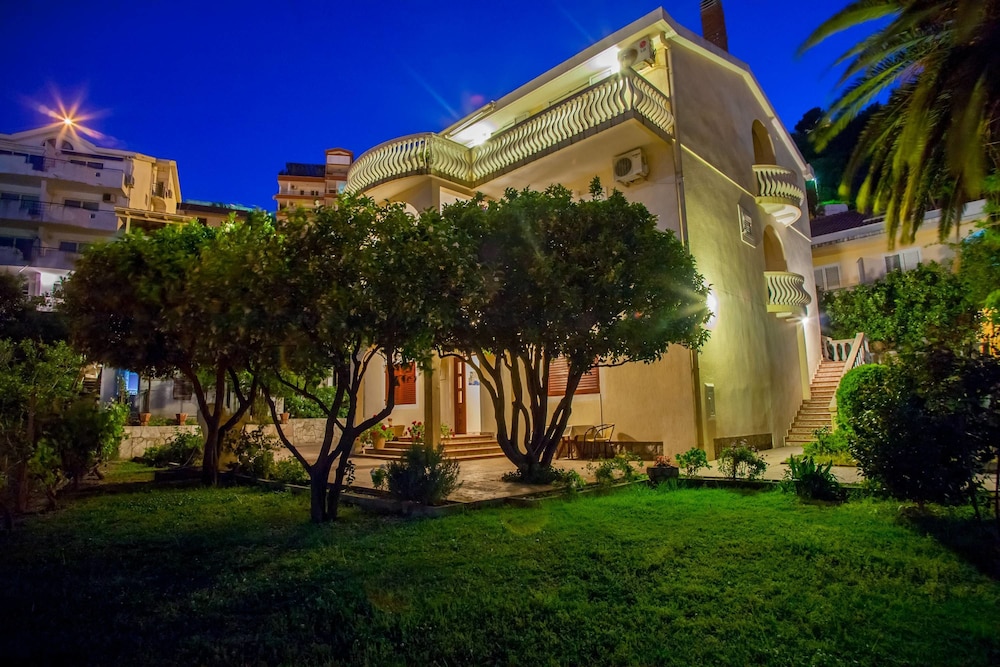 Villa Mitrovic 35/50