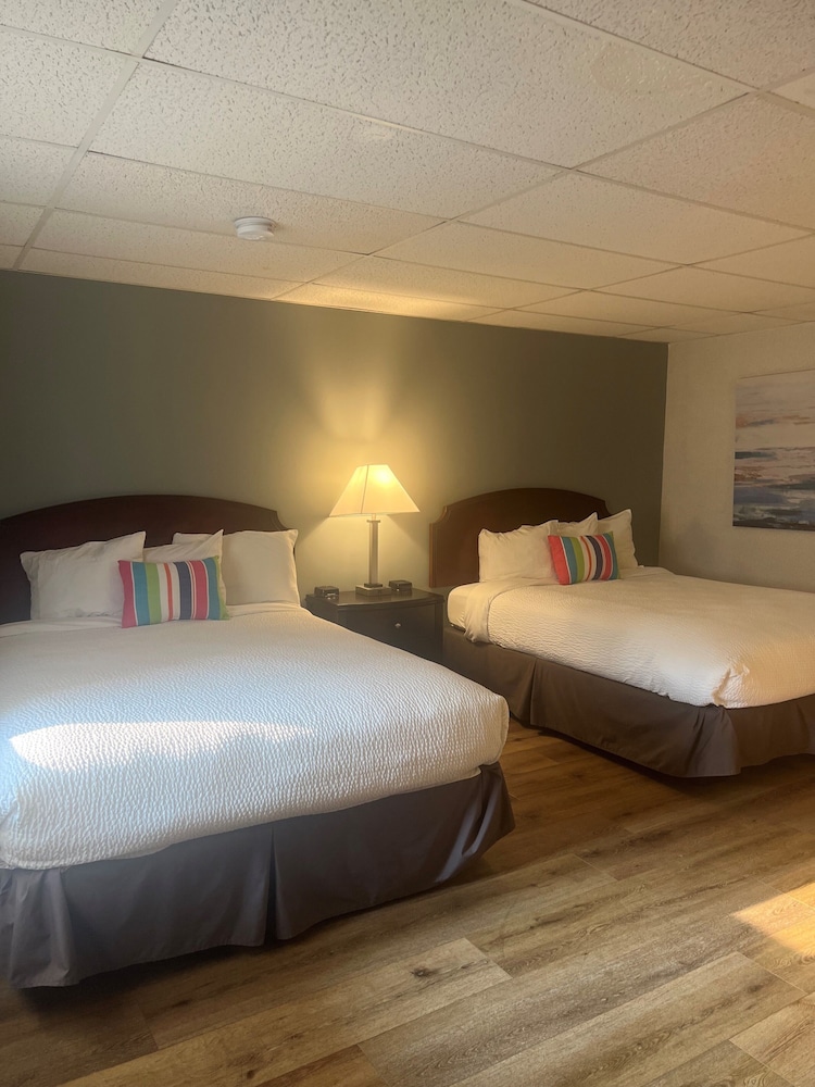Hyannis Inn 15/50