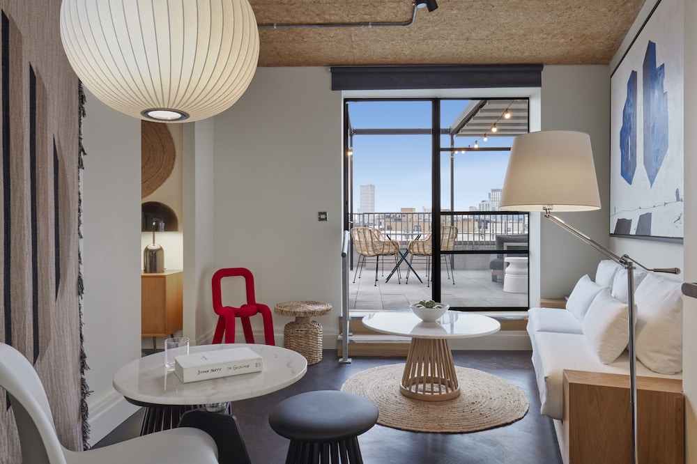 One Hundred Shoreditch 39/72