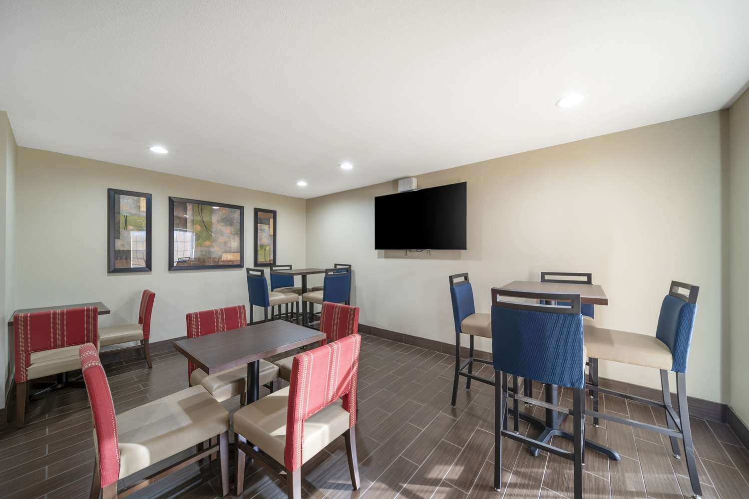 Comfort Suites Red Bluff near I-5 32/34