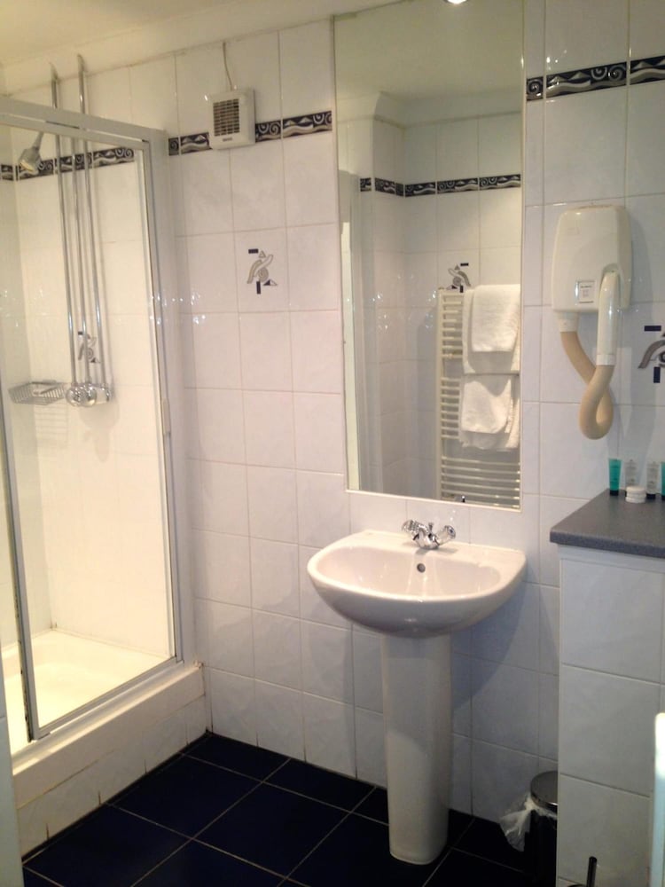 Castlecary House Hotel 9/37