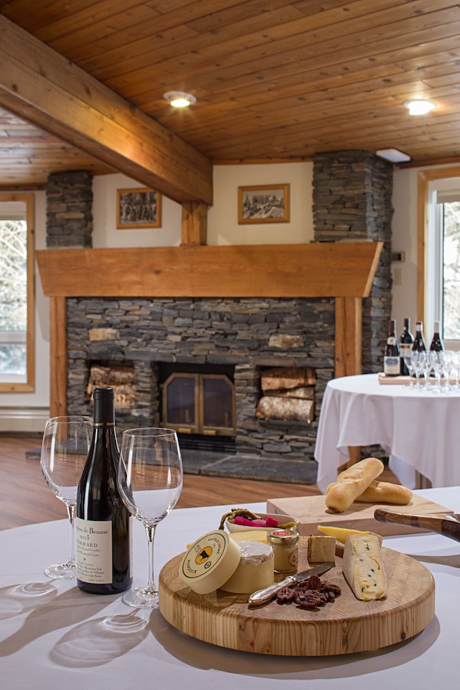Canmore Rocky Mountain Ski Lodge 101/118