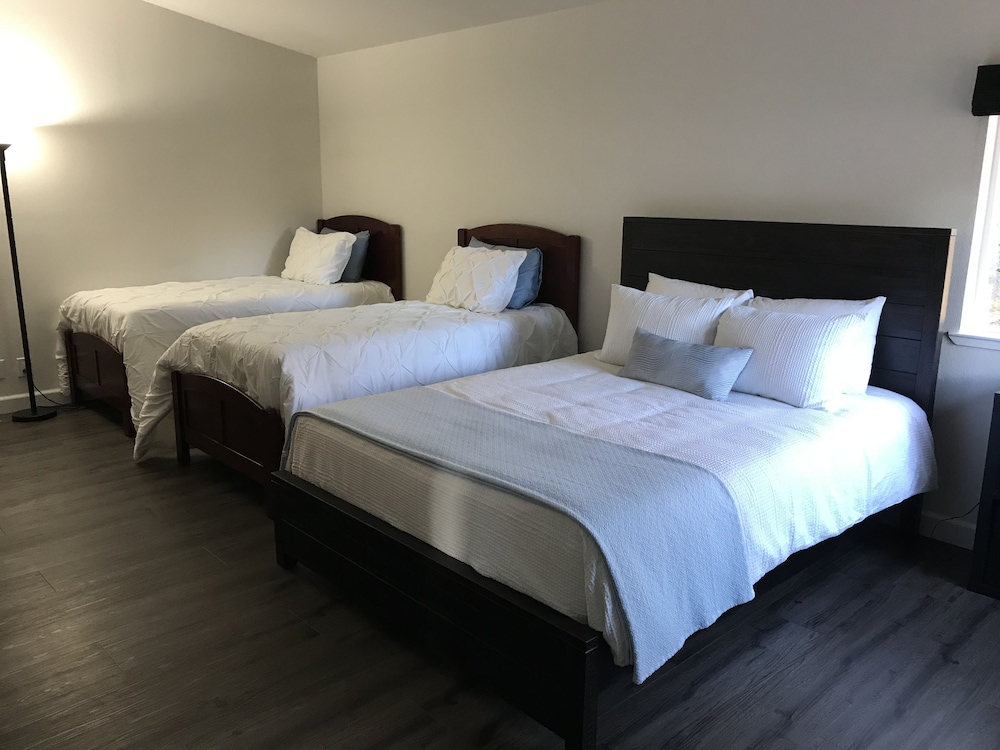 Mandala Springs Wellness Retreat Center 24/75