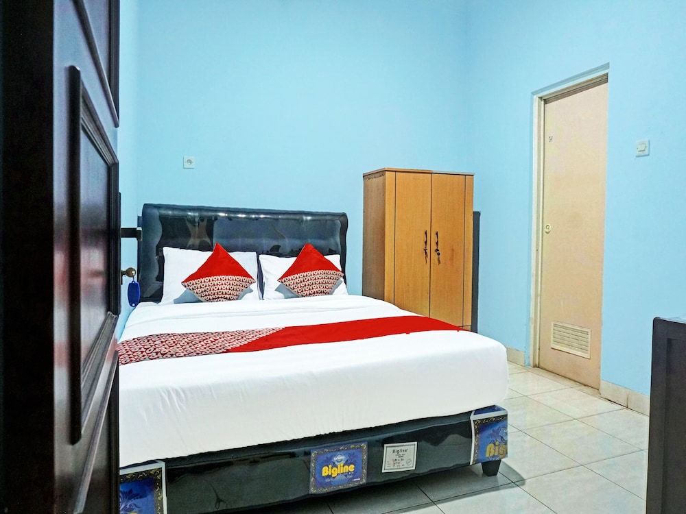 Super OYO 91535 J&b Rooms Tomang 19/35