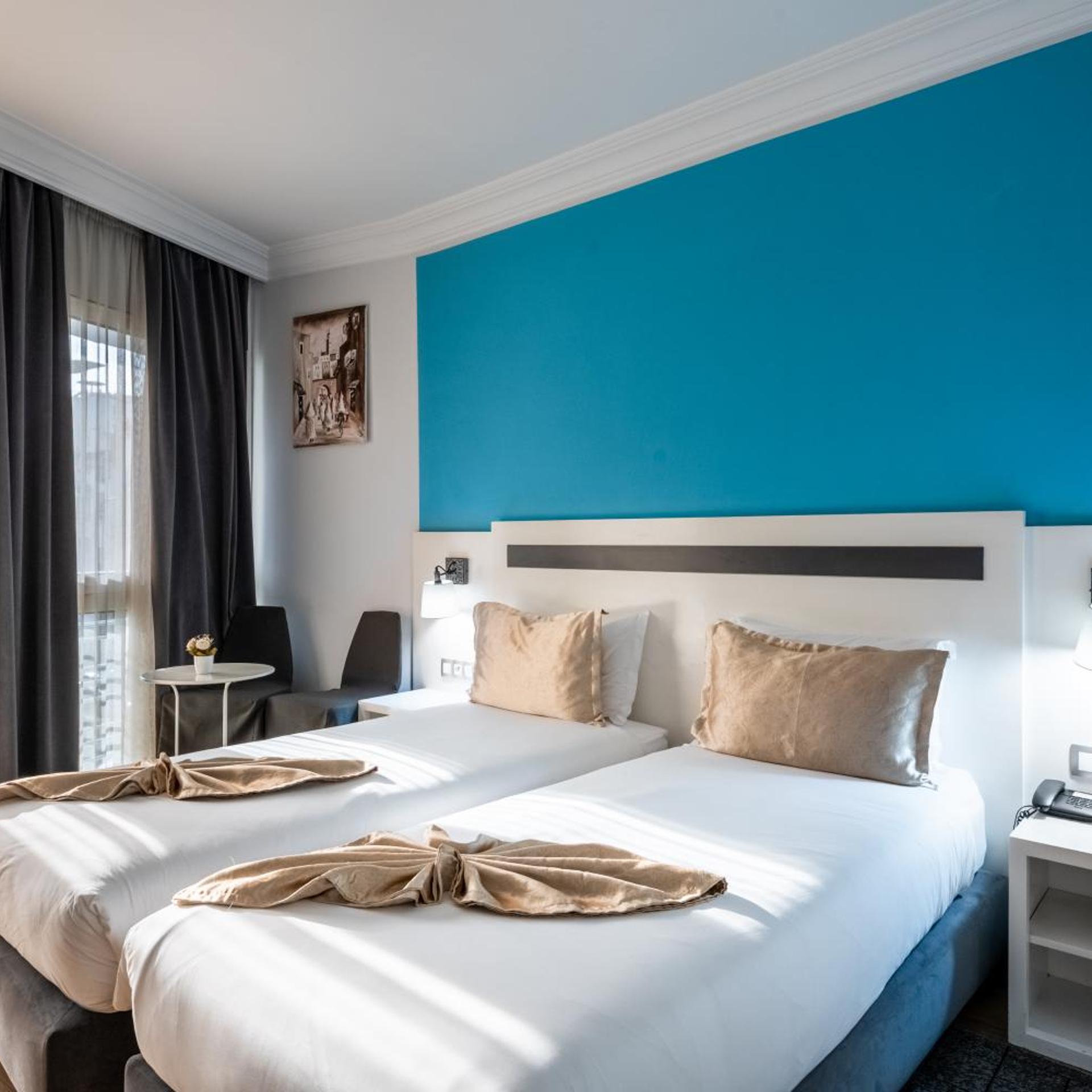 SUPERIOR, TWIN BEDS
