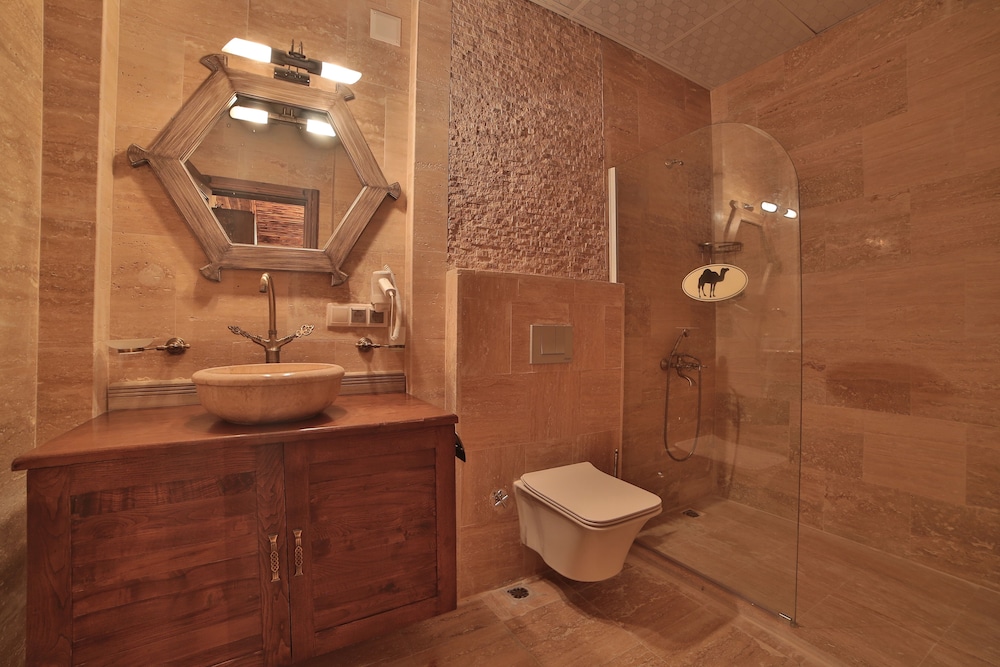 Caravanserai Inn Hotel 48/50