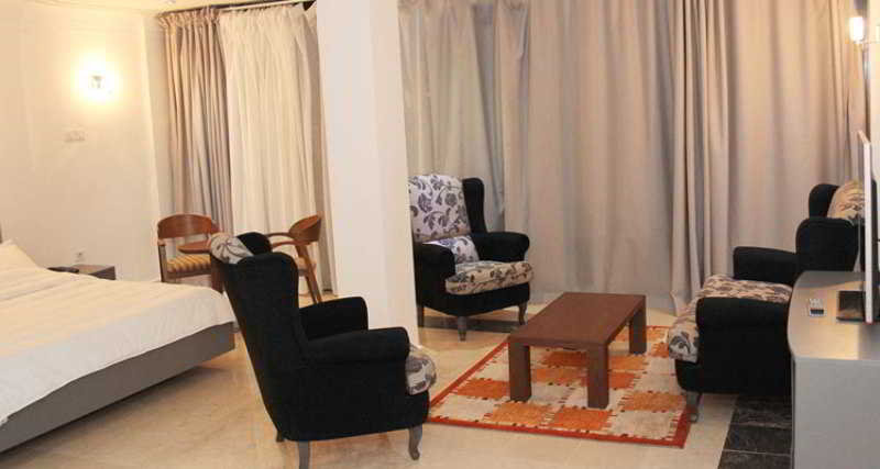 MEDINA HOTEL 12/12