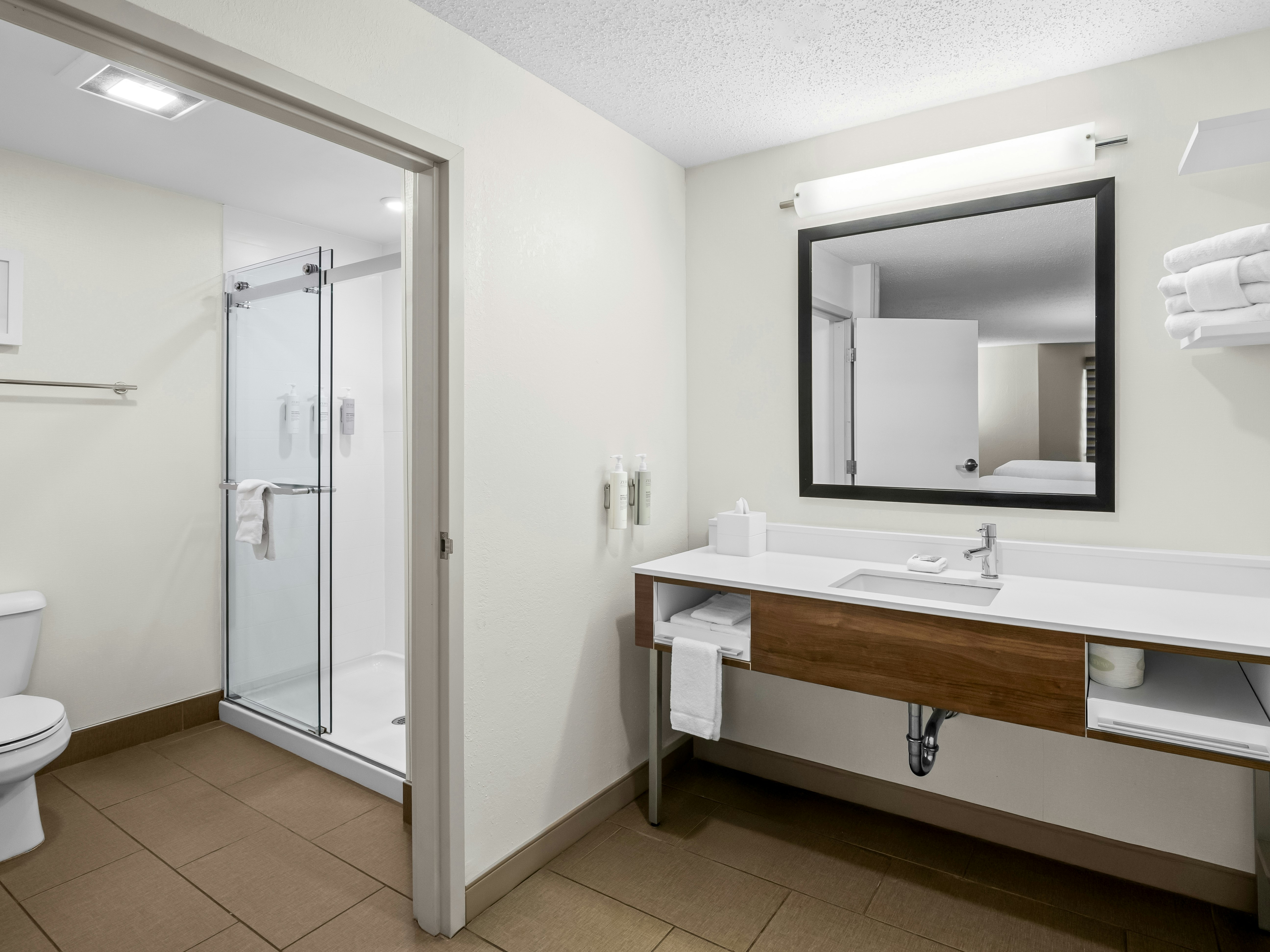 Hampton Inn & Suites East Lansing Okemos 77/80