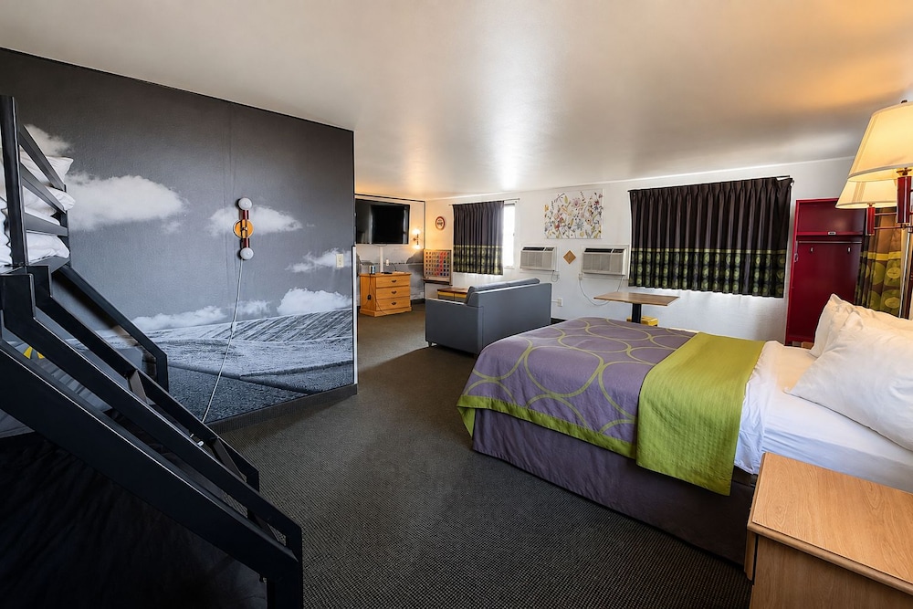 Family, Queen Bed, Kids Area