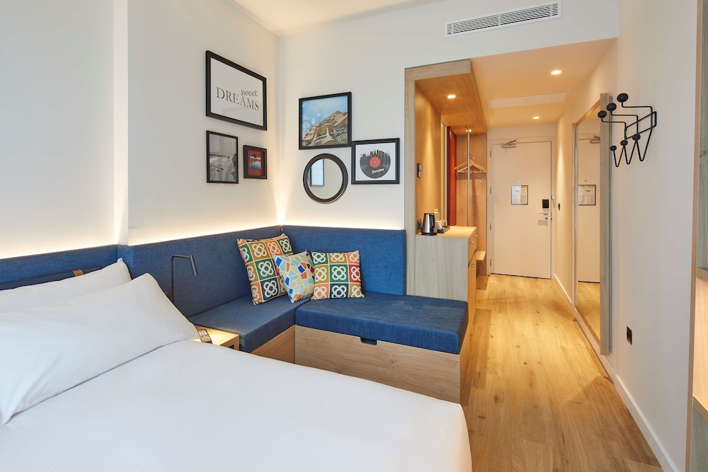 Hampton By Hilton Barcelona Fira Gran Via 24/49