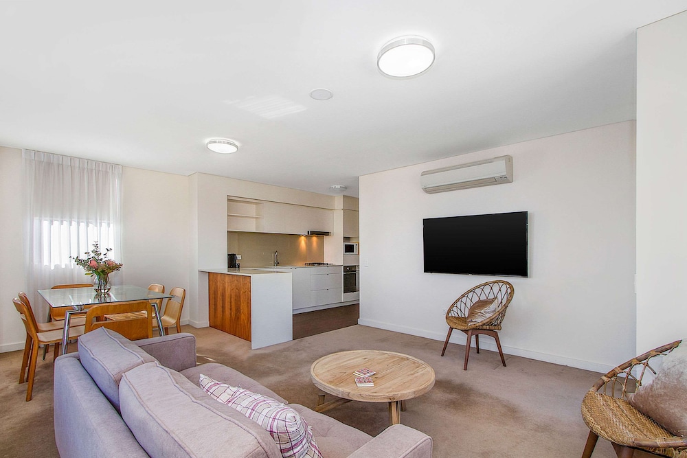 Terminus Apartment Hotel, Ascend Hotel Collection 9/31