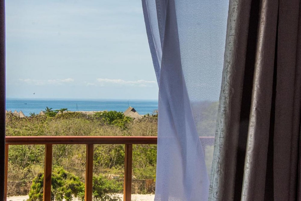 Malika Nungwi Hotel 33/41