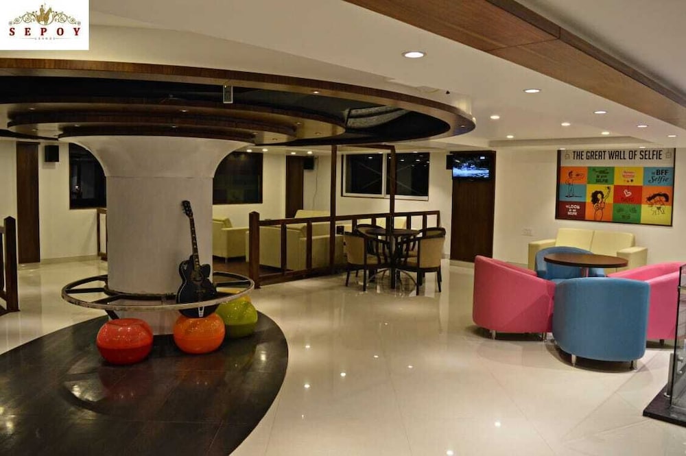 OYO Premium Mysore MG Road 20/25