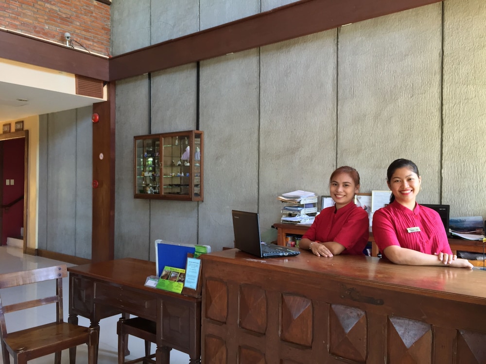 Mango Valley Hotel 1 8/67