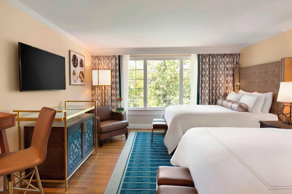 Traditional, 2 Queen Beds