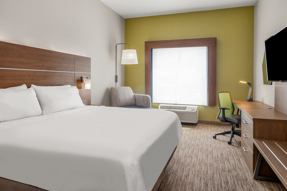 Holiday Inn Express Suites Graham 16/50